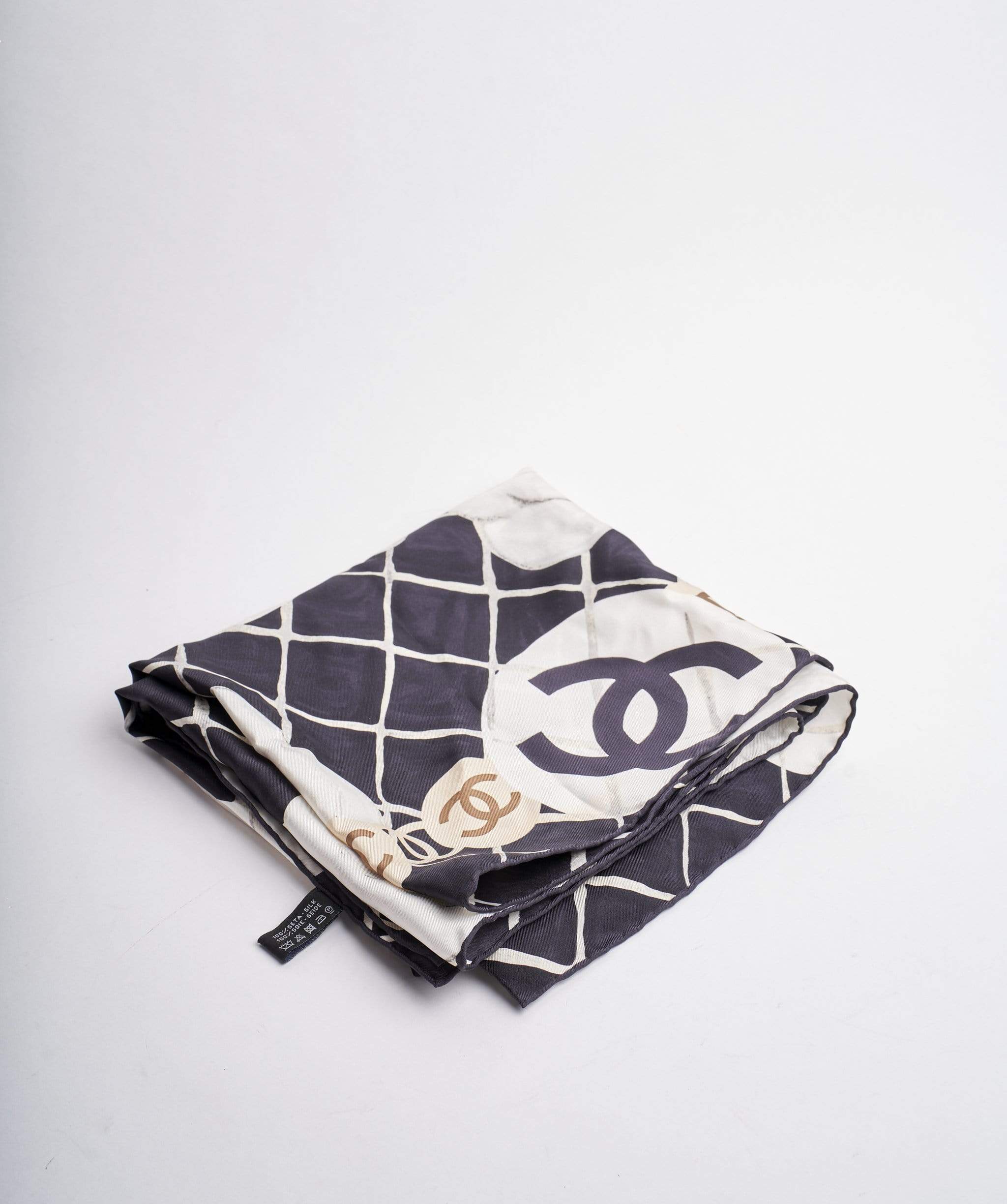 Chanel Chanel silk scarf black and white