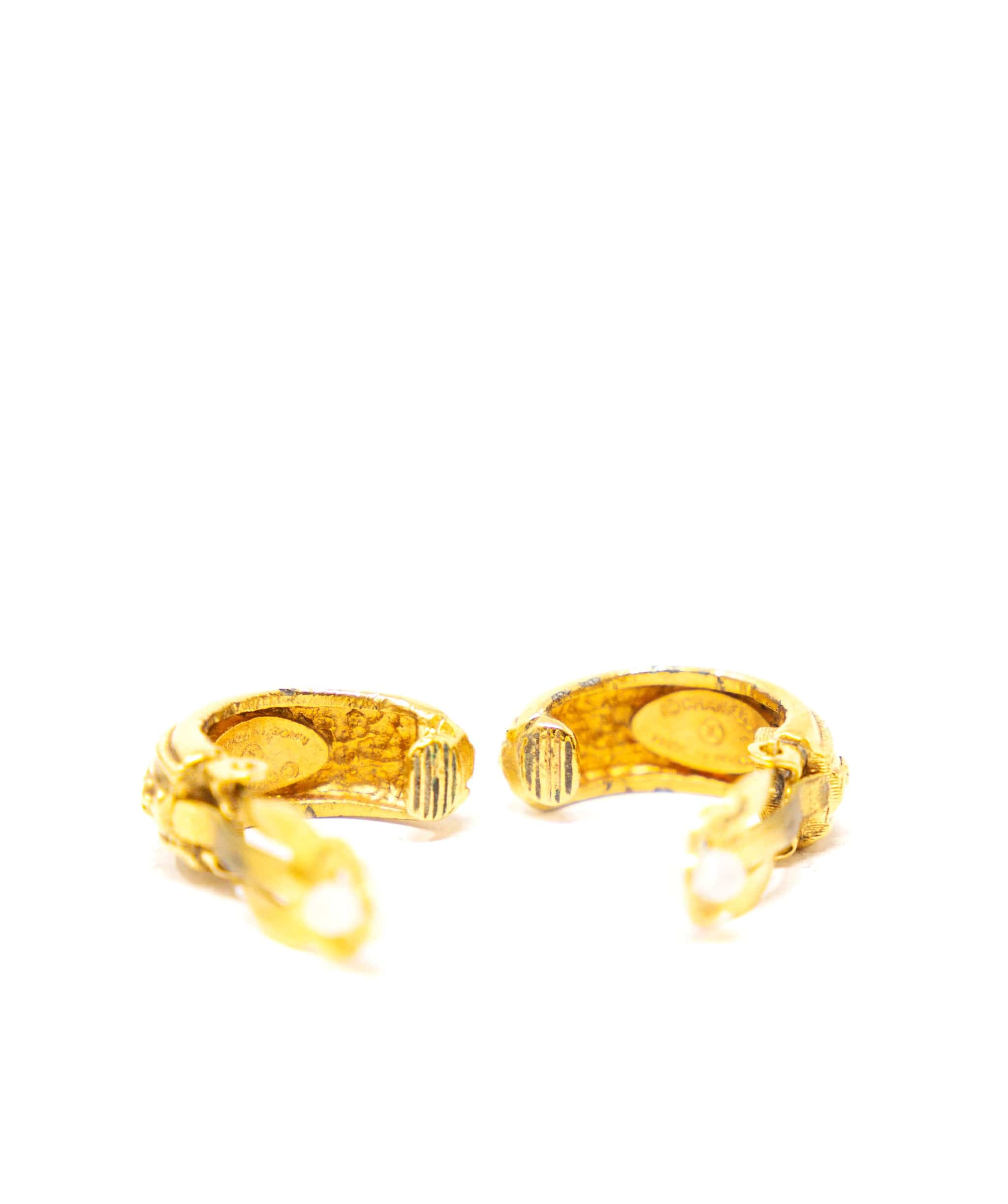 Chanel Chanel Spell out 24kt gold gilded earrings - ADL1838