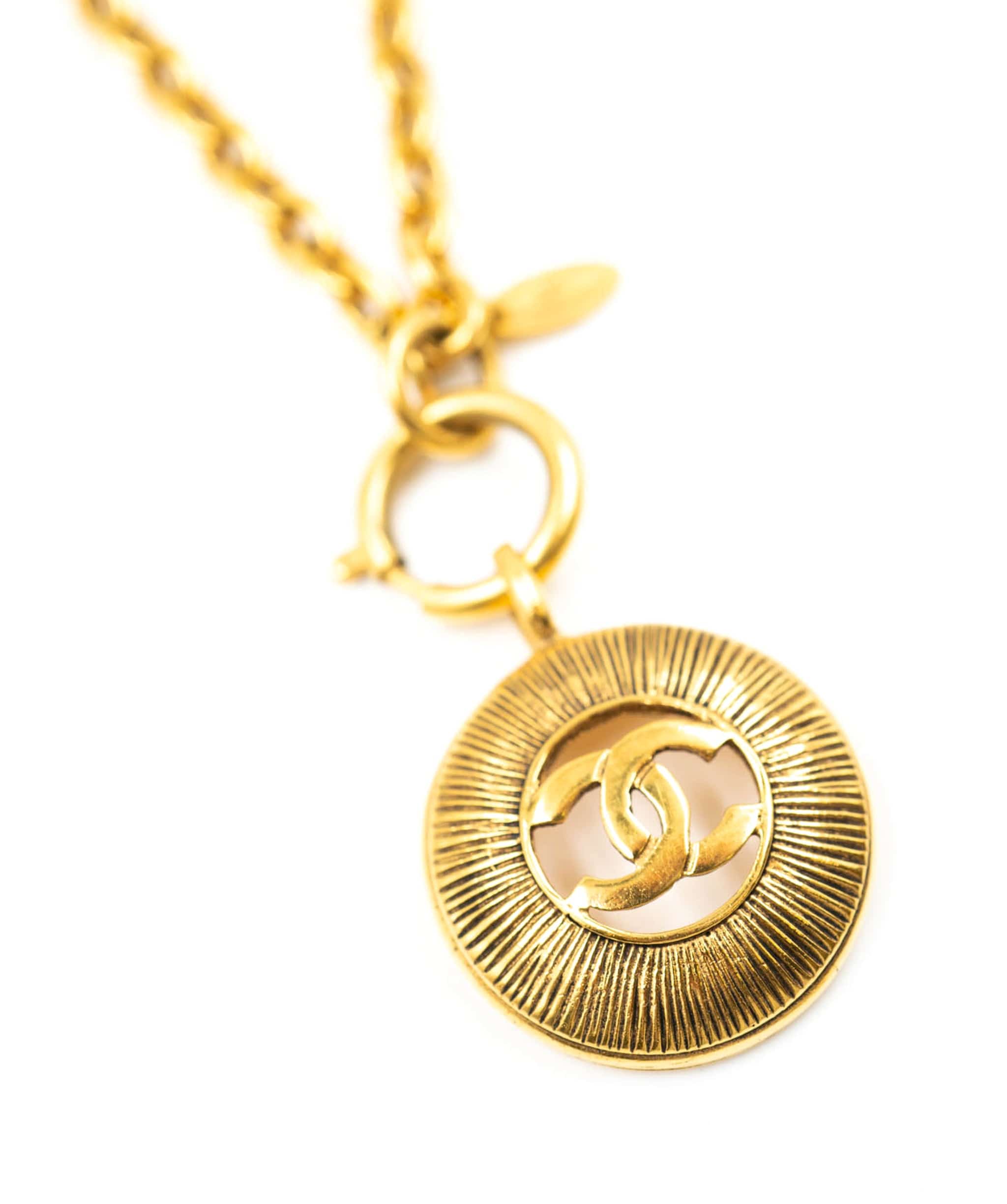 Chanel chanel sunburst necklace ALL0128