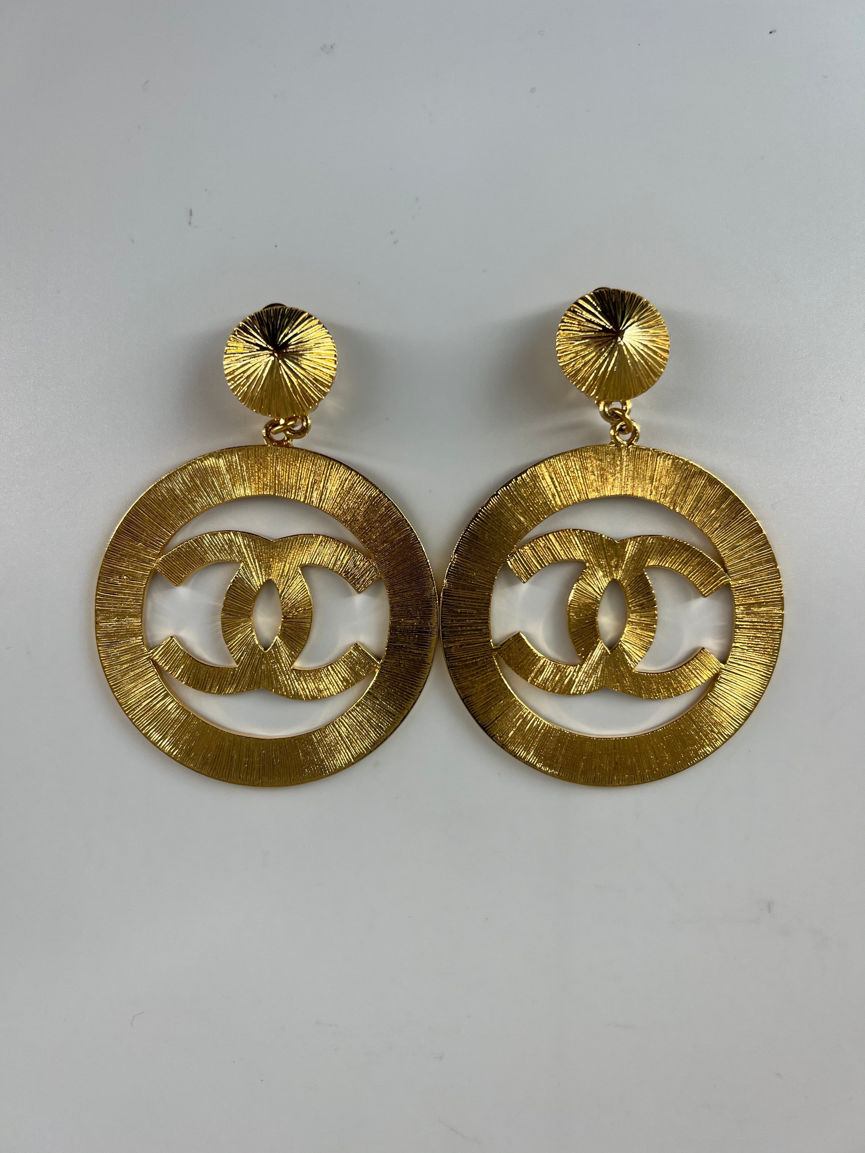 Chanel chanel-sunburst-round-earrings-RJC1210