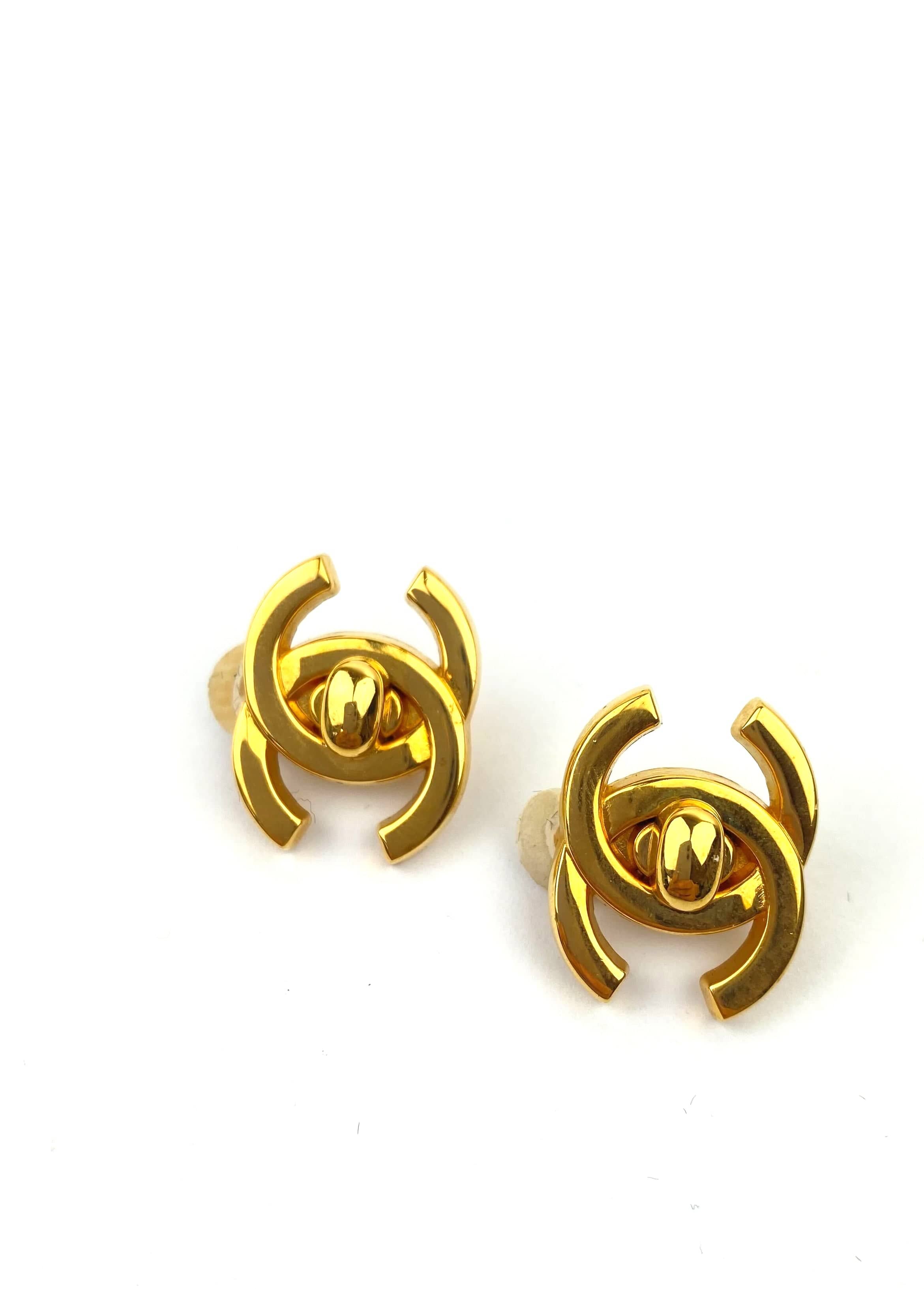 Chanel Chanel Turn Lock Earrings 95 A ASL2975