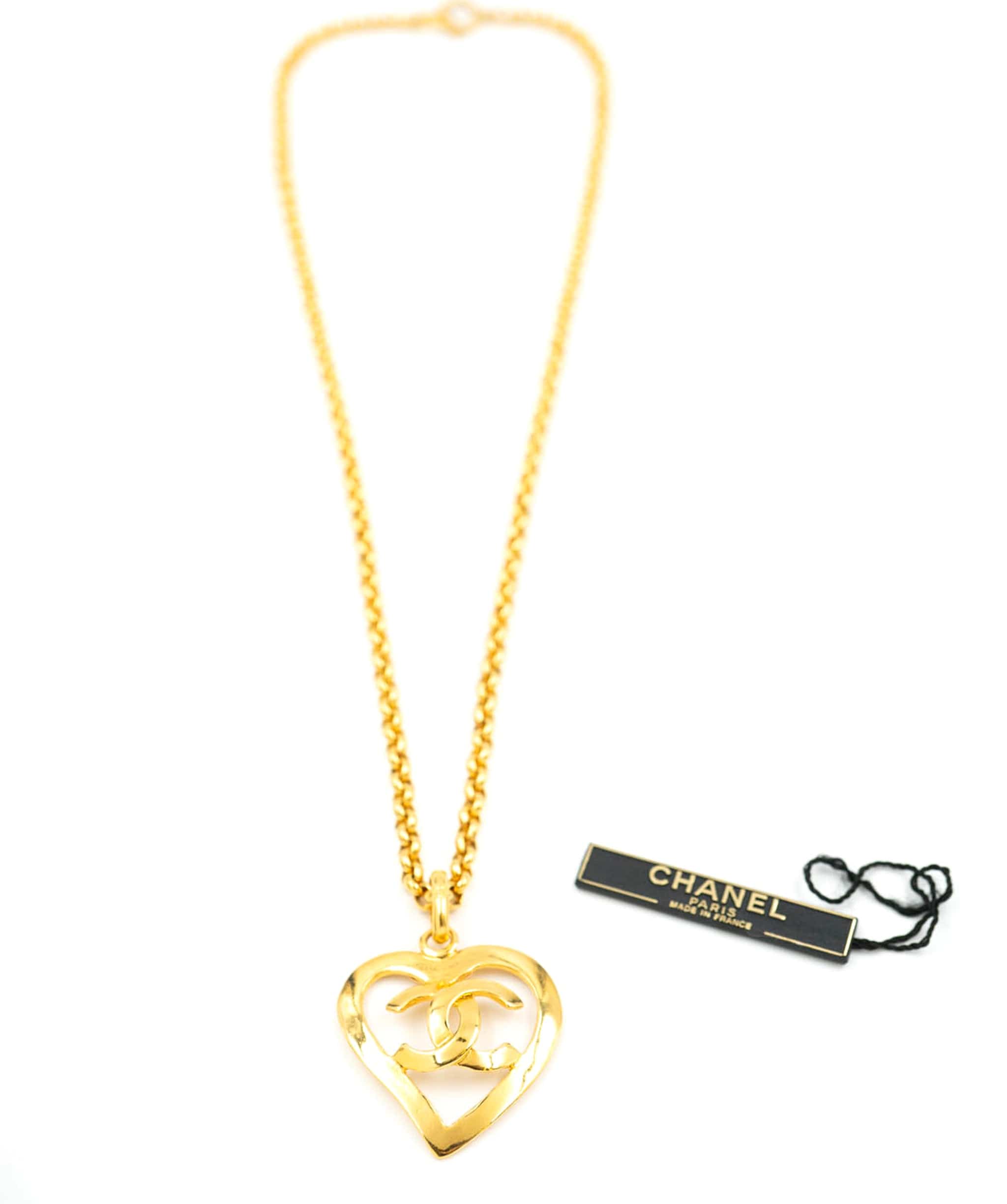 Chanel Chanel Vintage 95P Cutout Heart Medium Chain Necklace ASL4136