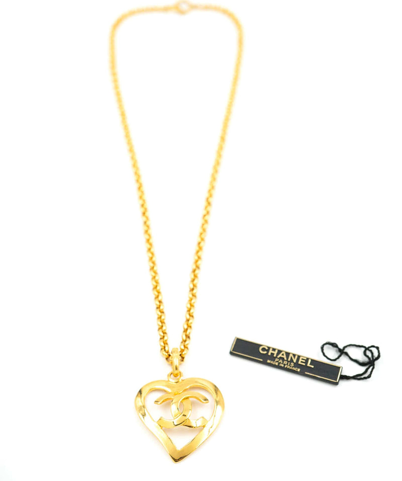 Chanel Vintage 95P Cutout Heart Medium Chain Necklace ASL4136 –  LuxuryPromise