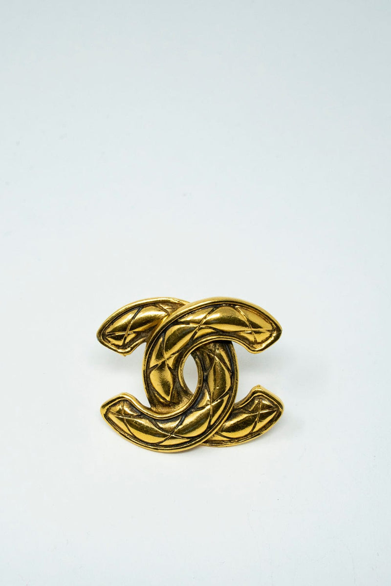 Chanel Vintage CC matelasse quilted Gold brooch - AWL3460