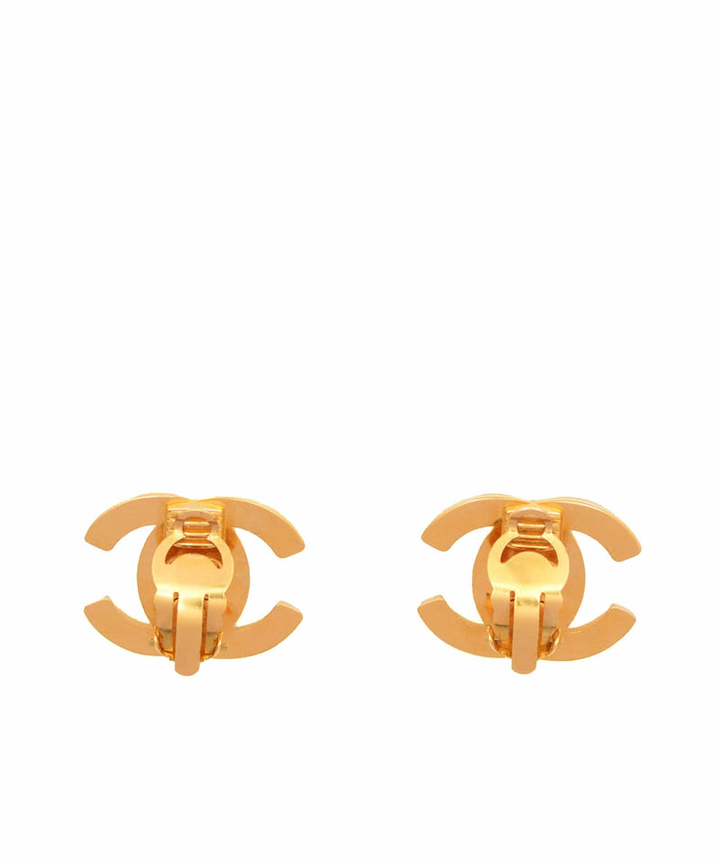 Chanel Chanel Vintage Clip-on Earrings - Turnlock Gold 2.5cm SKC1129