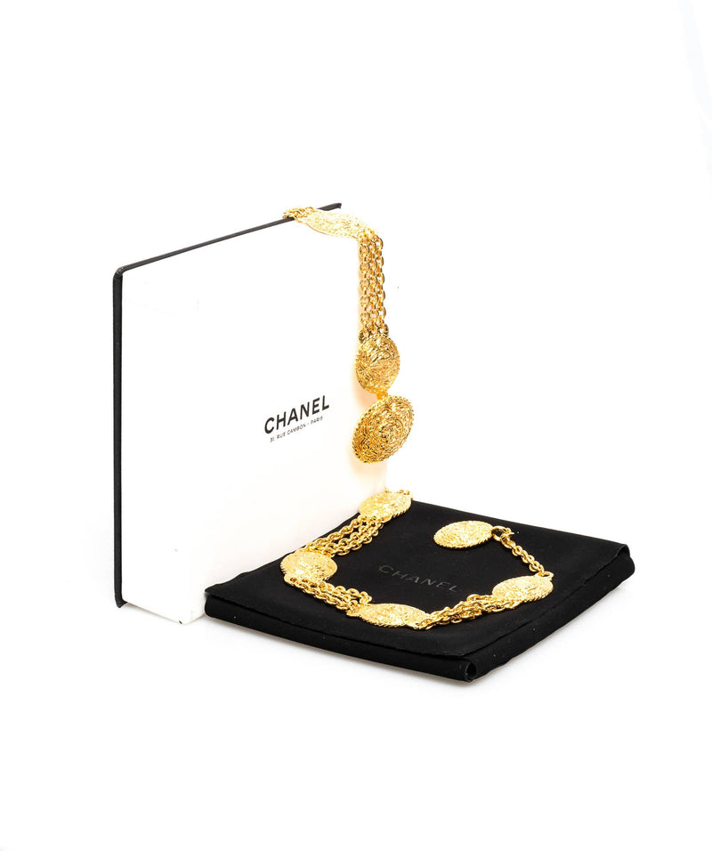 Chanel Chanel vintage gold belt  ASL1061