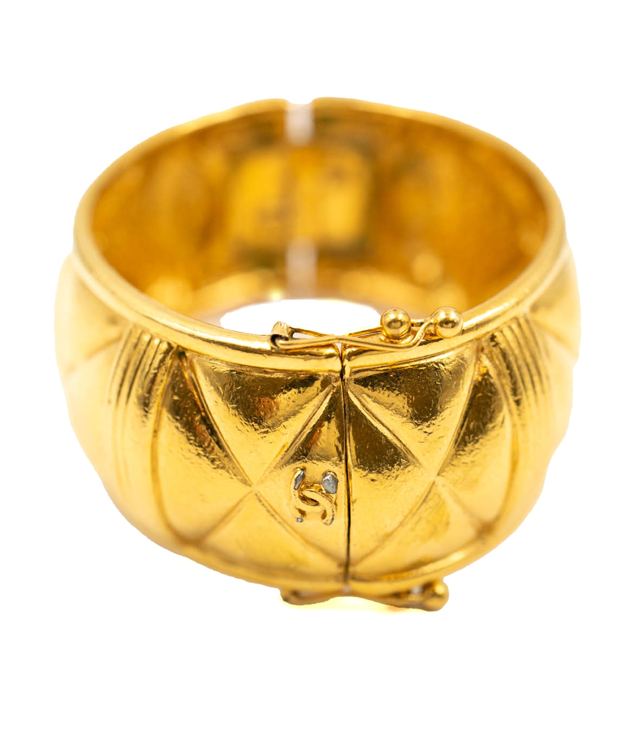 Chanel Chanel Vintage Gold Quilted cuff bracelet ASL4304