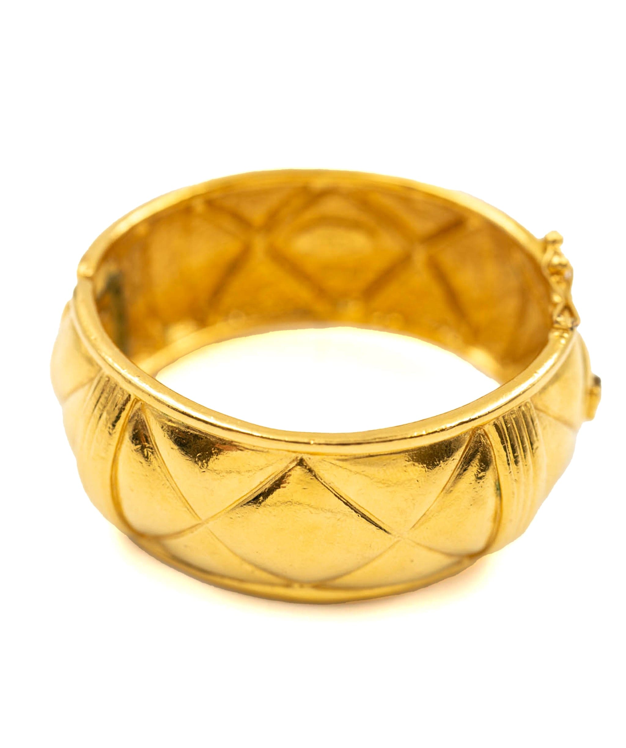 Chanel Chanel Vintage Gold Quilted cuff bracelet ASL4304