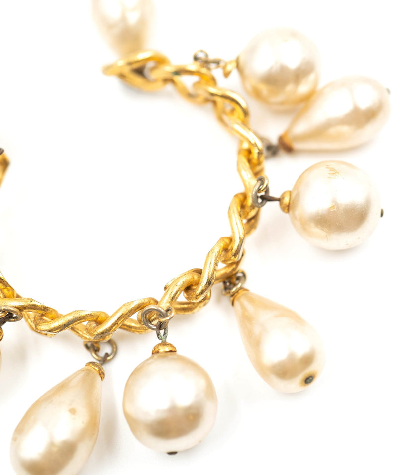 Chanel Vintage Large Teardrop Pearl Bracelet collection 23