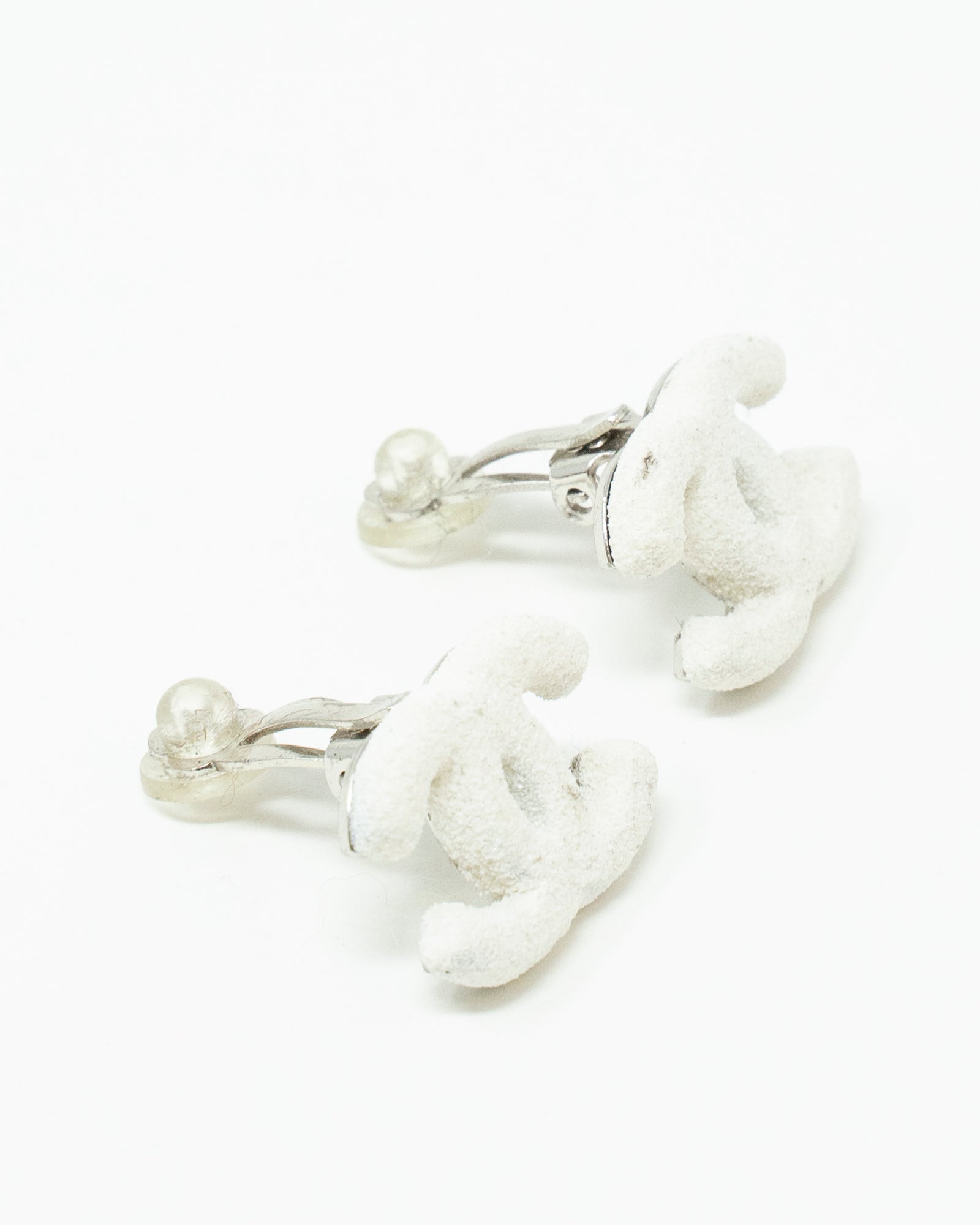 Chanel Chanel White Ceramic Clip On Earrings - ASL2896