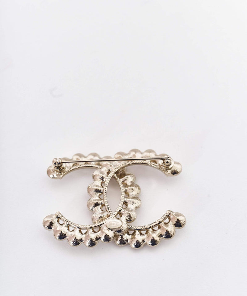 Chanel Large Chanel CC brooch with pear shaped diamantes