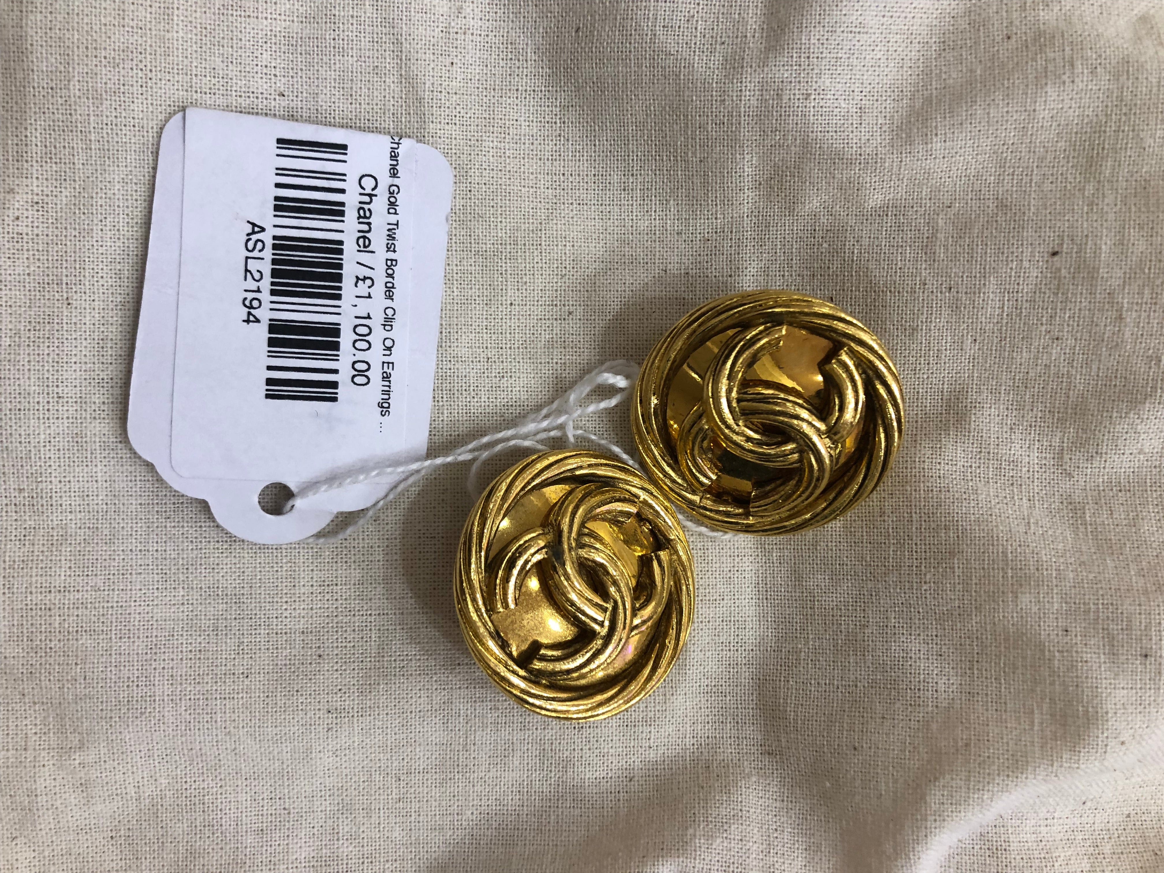 Chanel LP Christos ***** Chanel Gold Twist Border Clip On Earrings - ASL2194