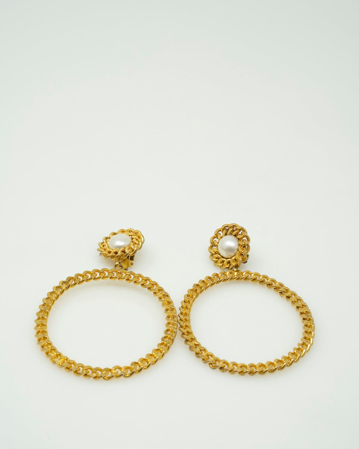 Chanel Rare Chanel Mega Hoop Gripoix Glass Pearl Chain Clip On Earrings - ASL2221