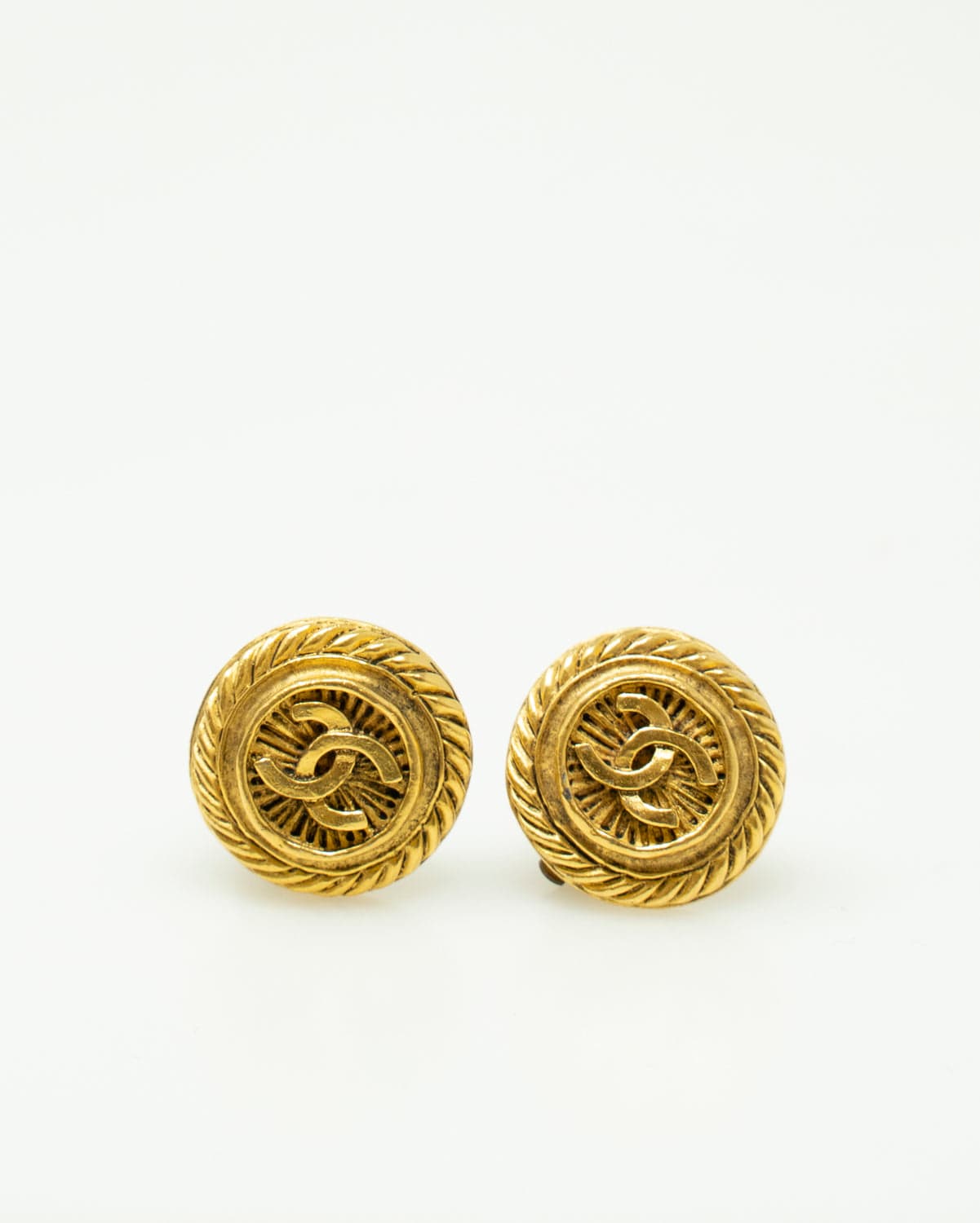 Chanel Vintage Chanel Gold CC Clip On Earrings - AWL2213