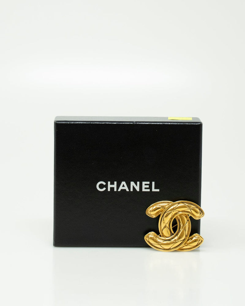 Vintage Chanel Gold CC Matelassé Brooch - AWL2214 – LuxuryPromise
