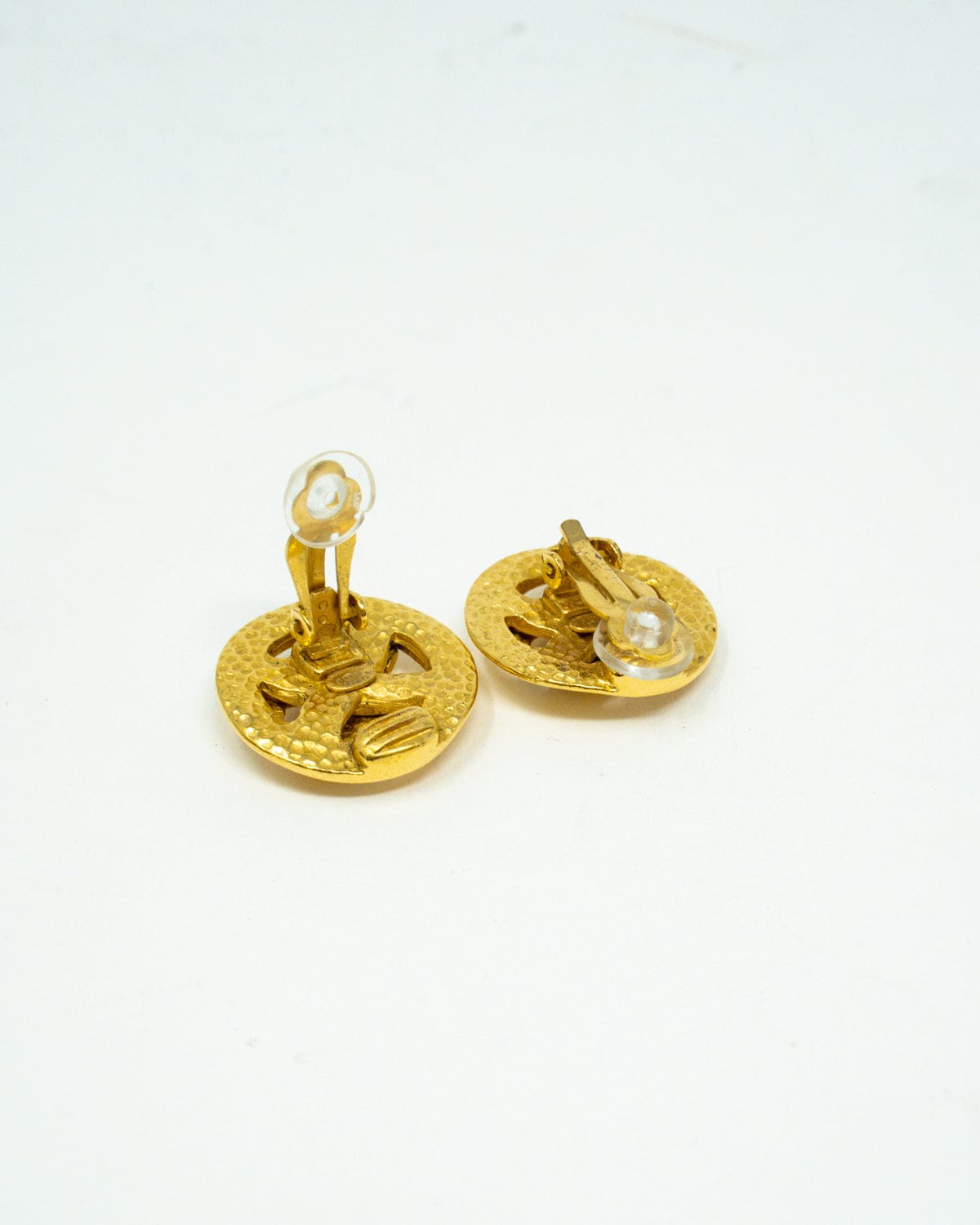 Chanel Vintage Chanel Gold Plated Round CC Clip On Earrings - ASL2400