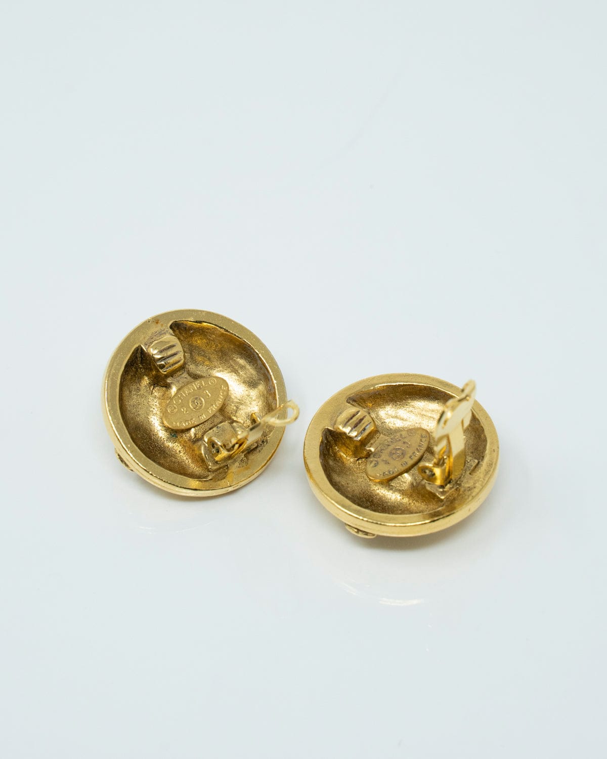 Chanel Vintage Chanel Gold Round Crystal CC Clip On Earrings - AWL2547