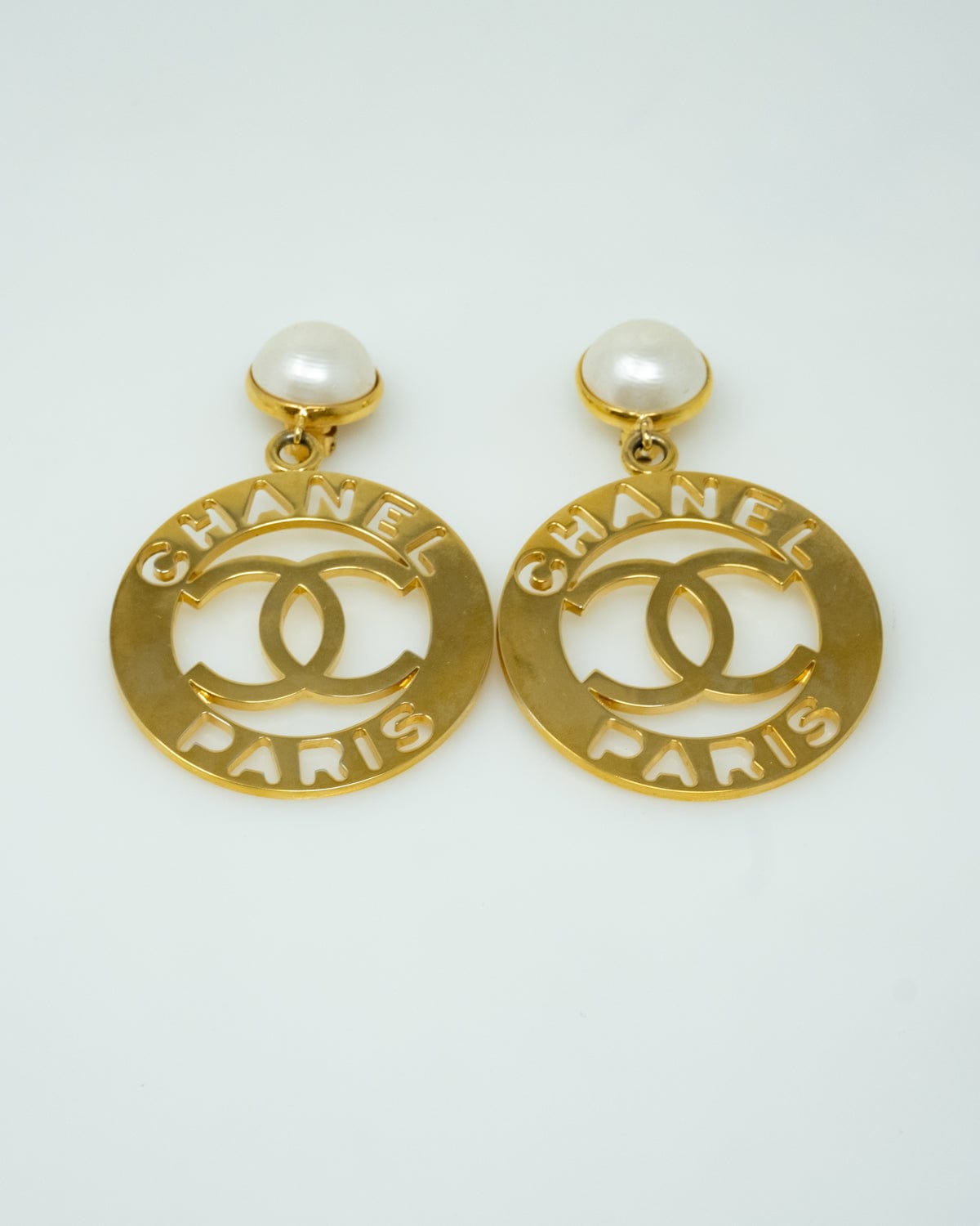 Chanel Vintage Chanel Large Gripoix Glass Pearl CC Clip On Earrings - ASL2496