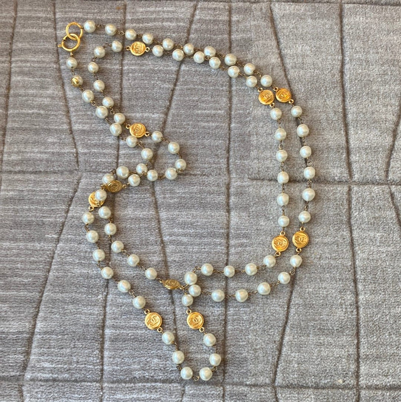 Chanel Pearl Gold Chain Pendant Necklace