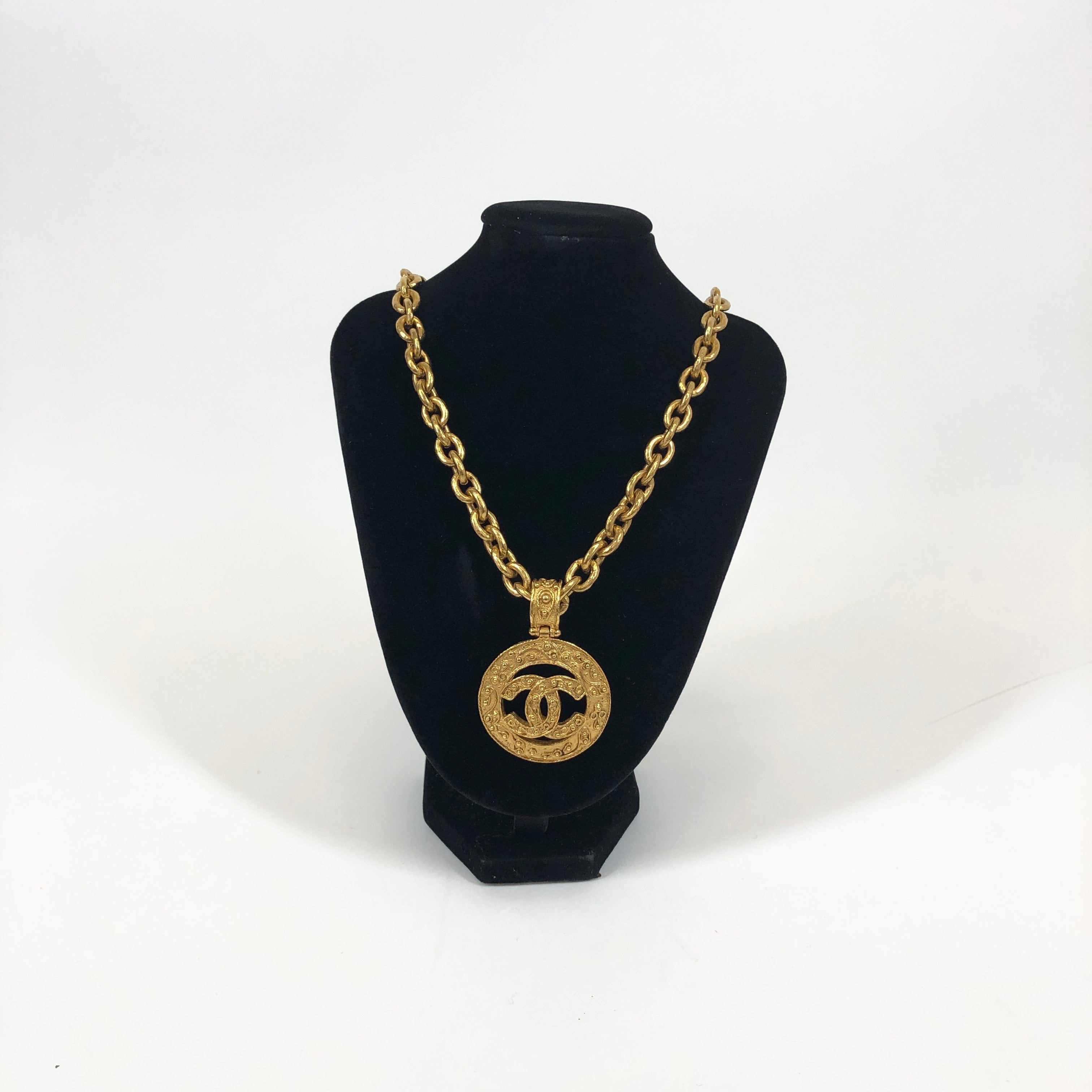 Chanel Vintage Classic (precious Metal) Necklace Pendant PXL1070