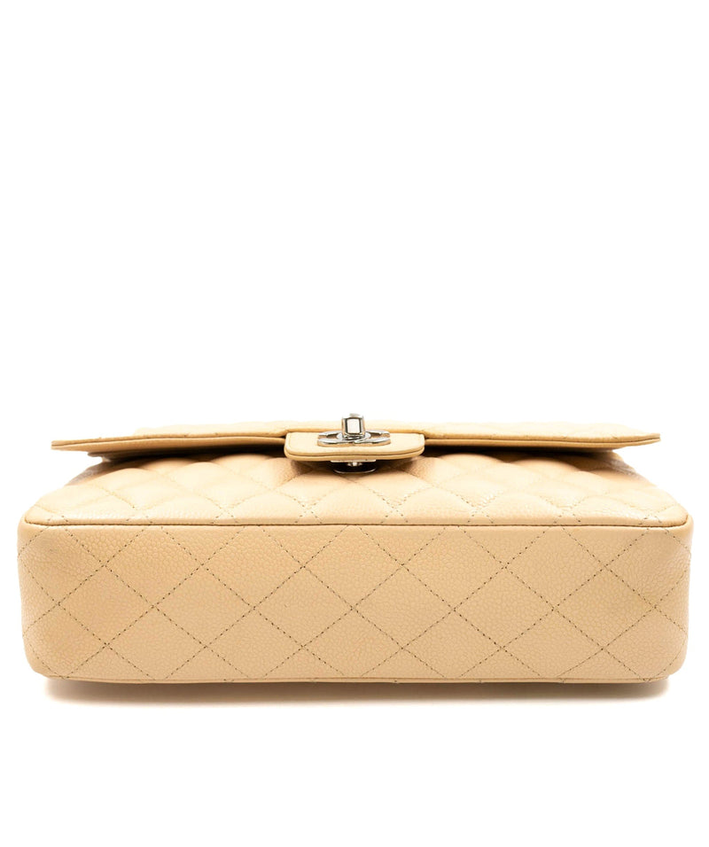 Chanel Chanel 10" Medium Caviar Skin Flap bag with SHW - AWL3799
