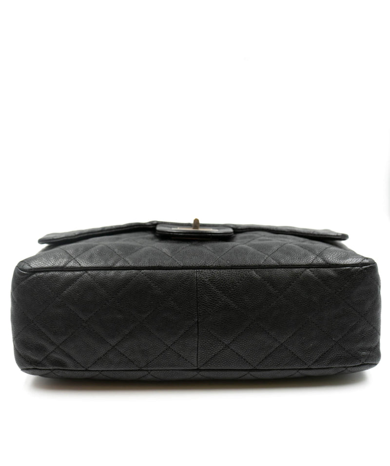 Chanel Chanel 12" Soft Black Reissue Classic flap bag - AWC1747