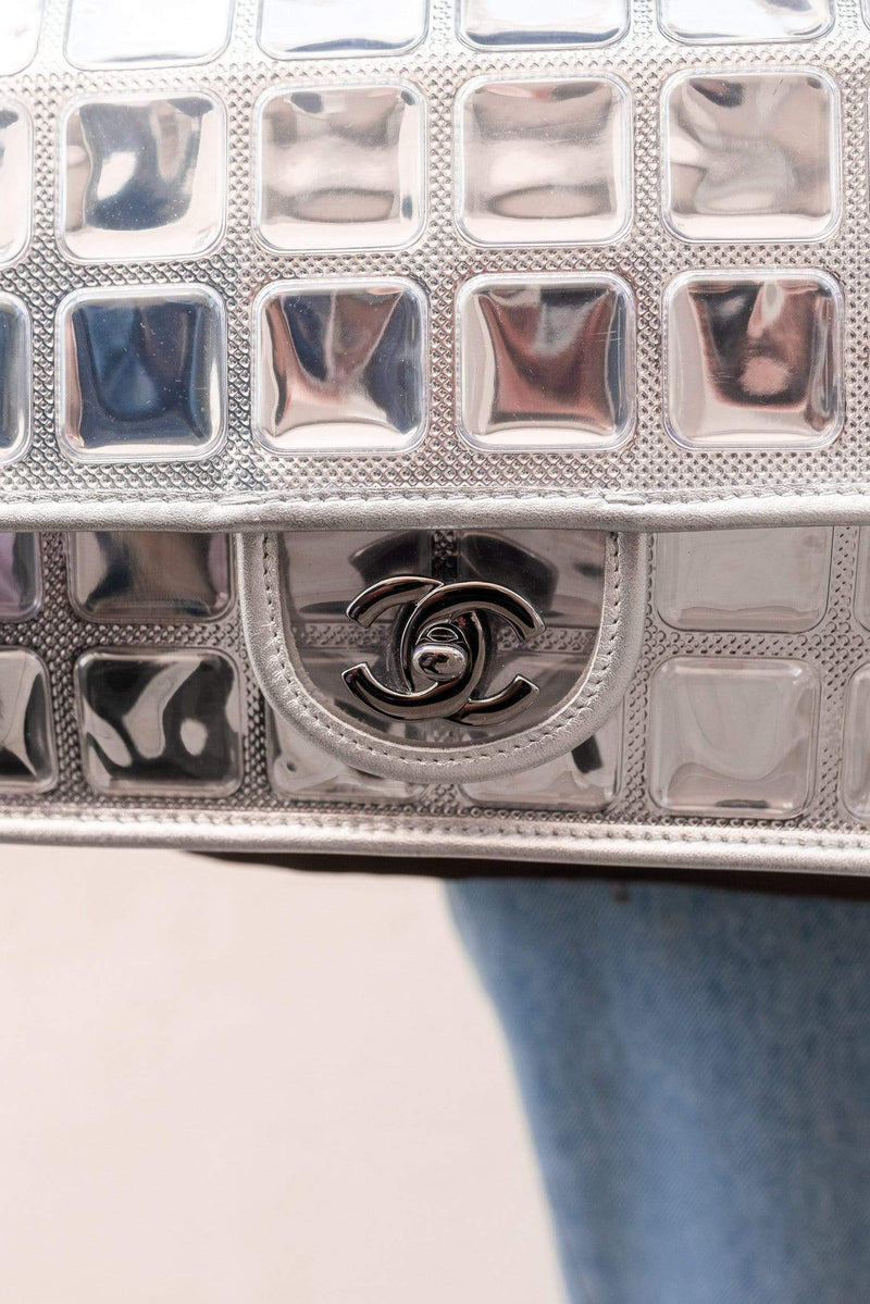 CHANEL Pre-Owned Ice Cube Clutch Bag - Silver for ผู้หญิง