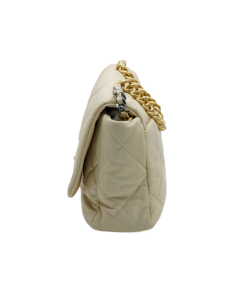 Shop CHANEL 2023-24FW Chanel 19 Large Handbag (AS1161 B04852 94305