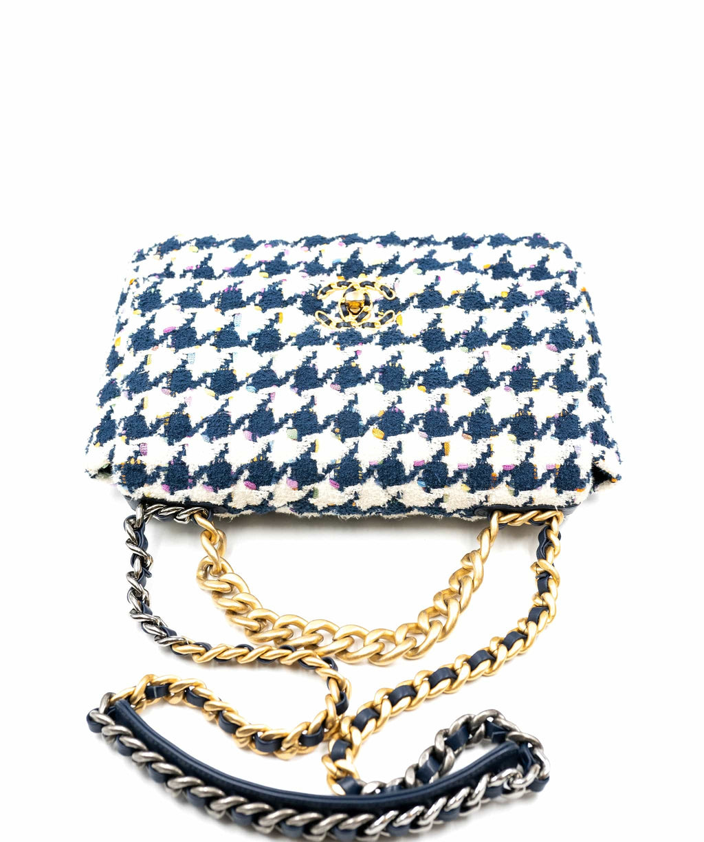 Chanel 21P Small Navy Multicolor Tweed Houndstooth Ribbon 19 Flap Bag  30ccs12