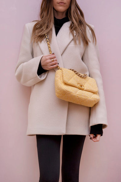 Chanel handbag Yellow Tweed ref.210826 - Joli Closet