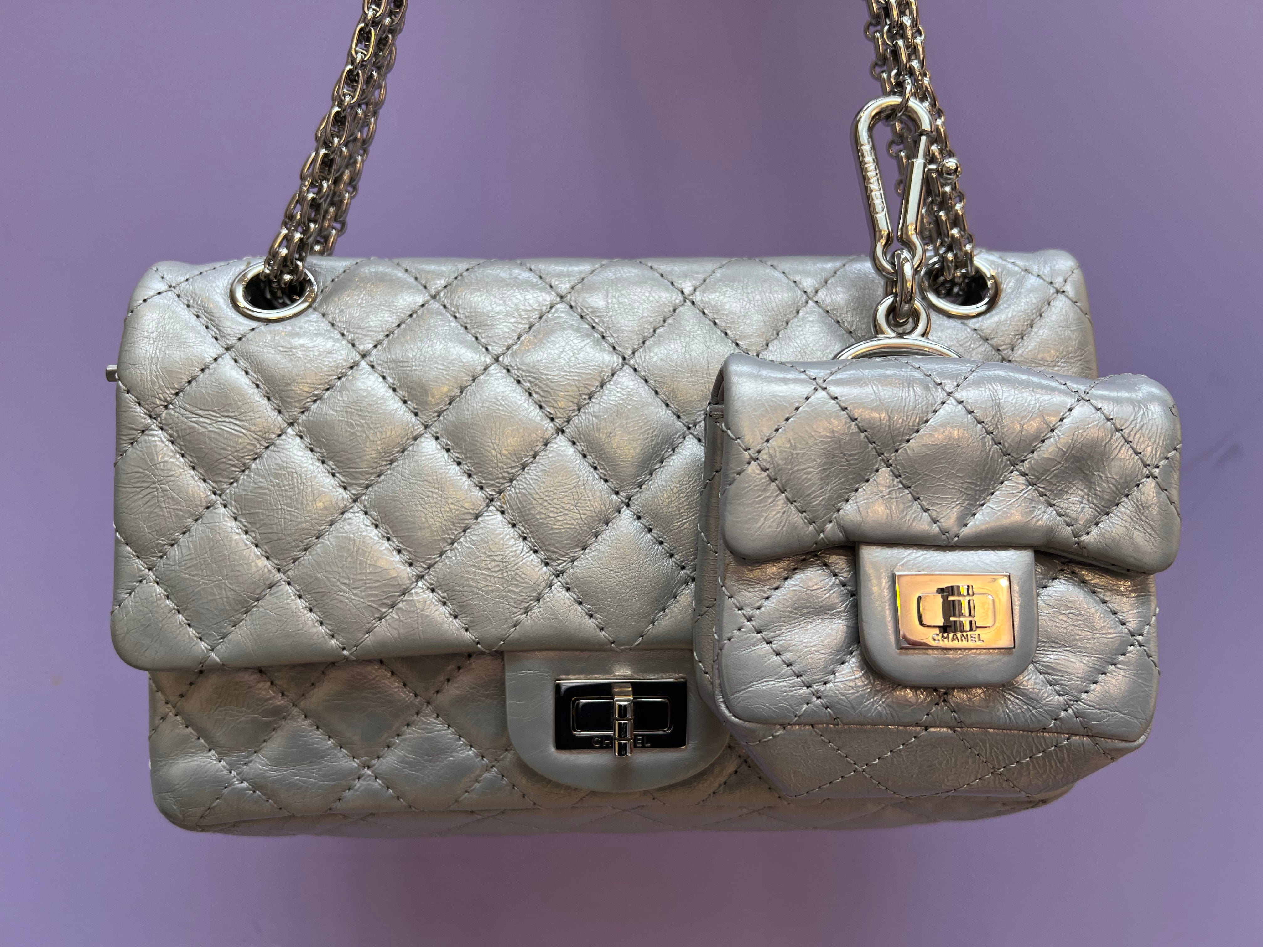 Chanel 2.55 reissue silver bag with matching mini pouch - AWL3339 