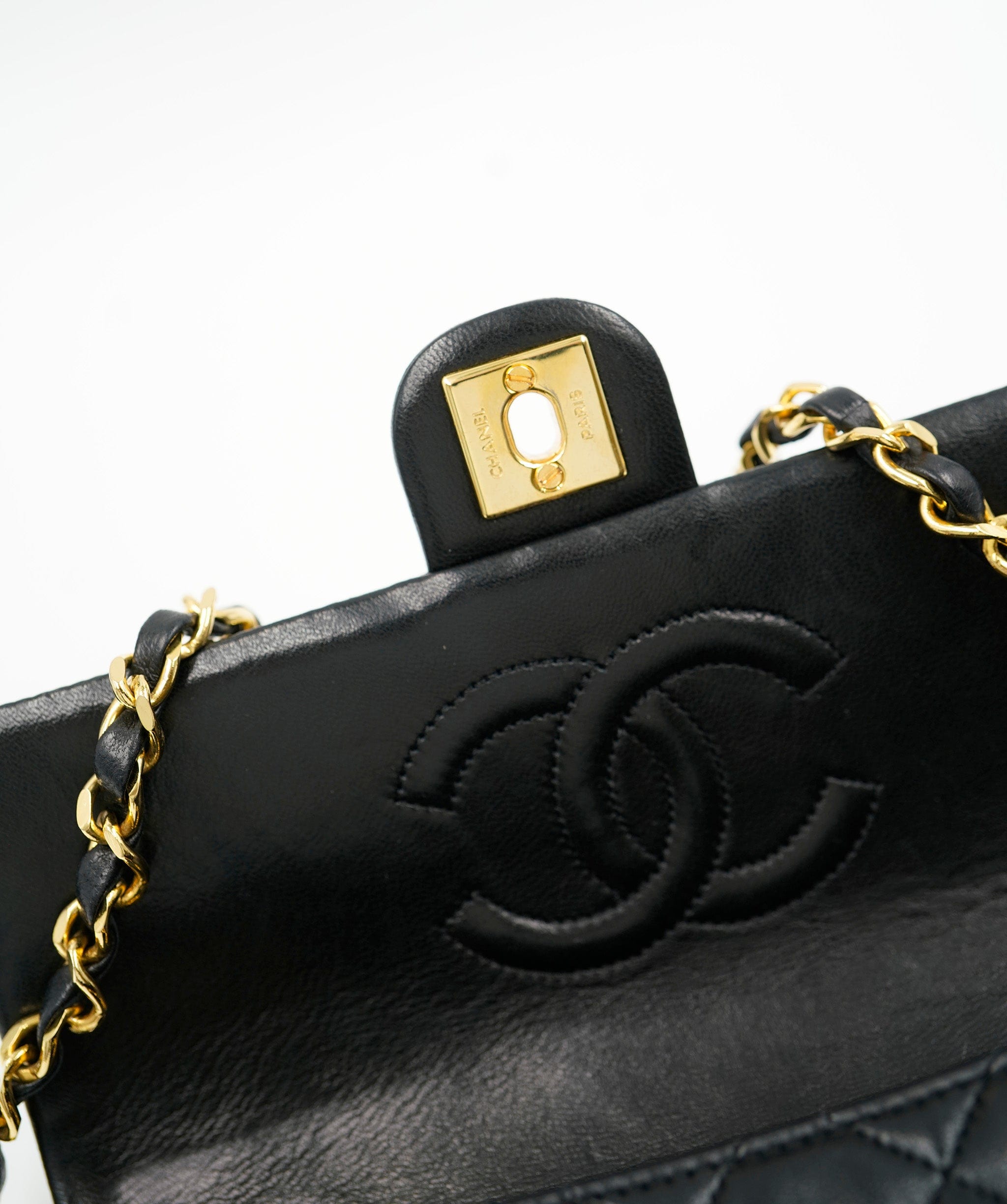 Chanel Chanel 8" Single Flap bag in Black Lambskin with GHW - AWL4074