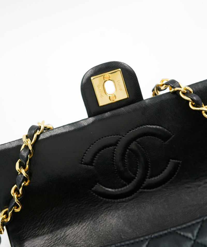 Chanel 8 Single Flap bag in Black Lambskin with GHW - AWL4074 –  LuxuryPromise