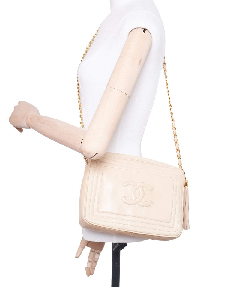 Chanel Chanel beige CC camera bag with square  stitch and fringe AWL2173