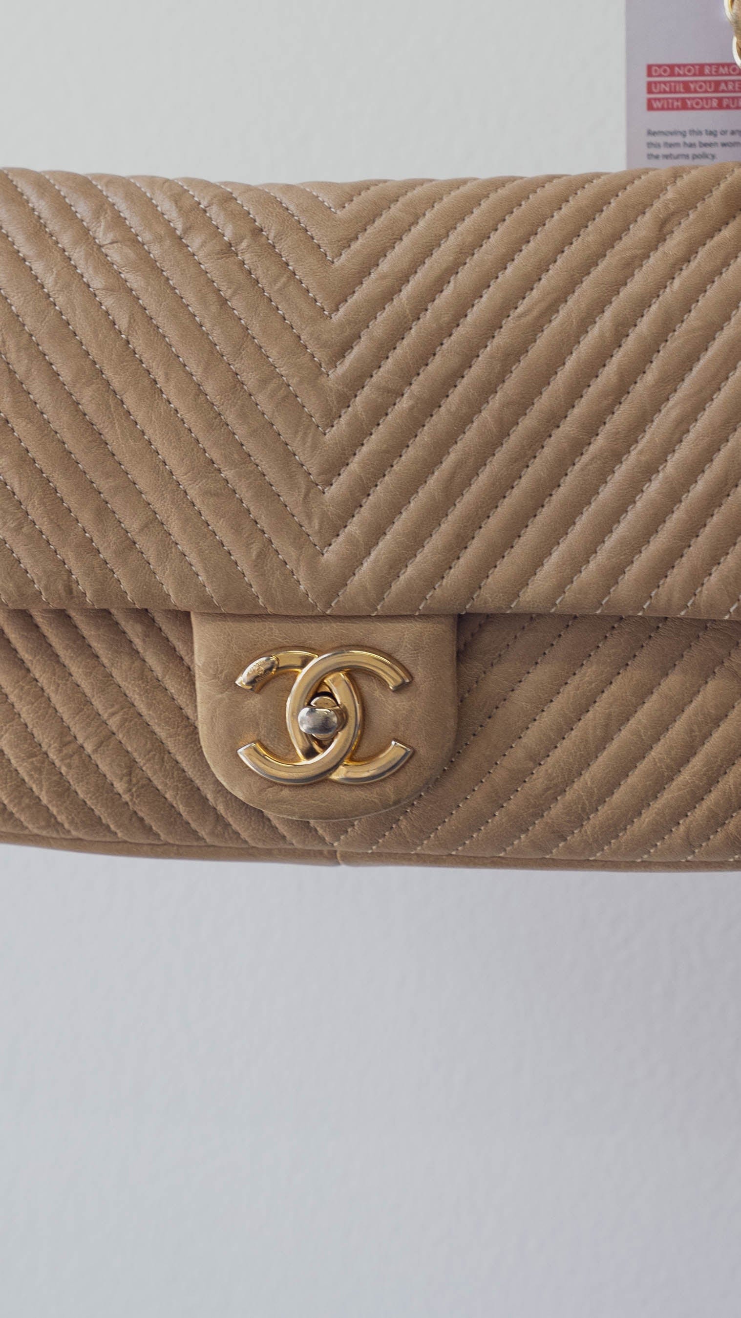 Chanel Chanel Beige Chevron Single Flap Bag - AWL2294