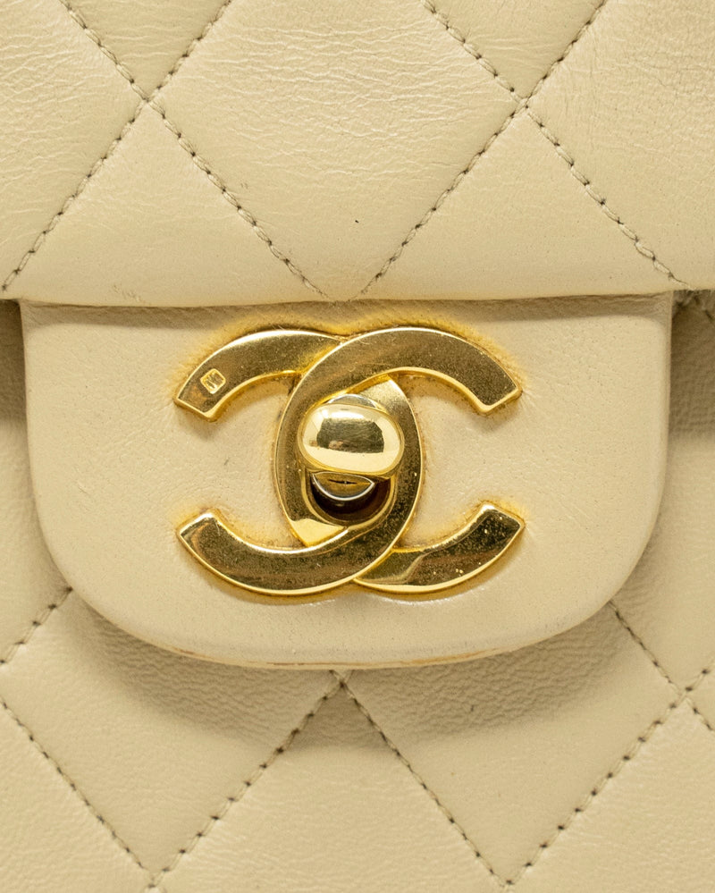 Chanel Chanel beige classic flap small - ASL1954