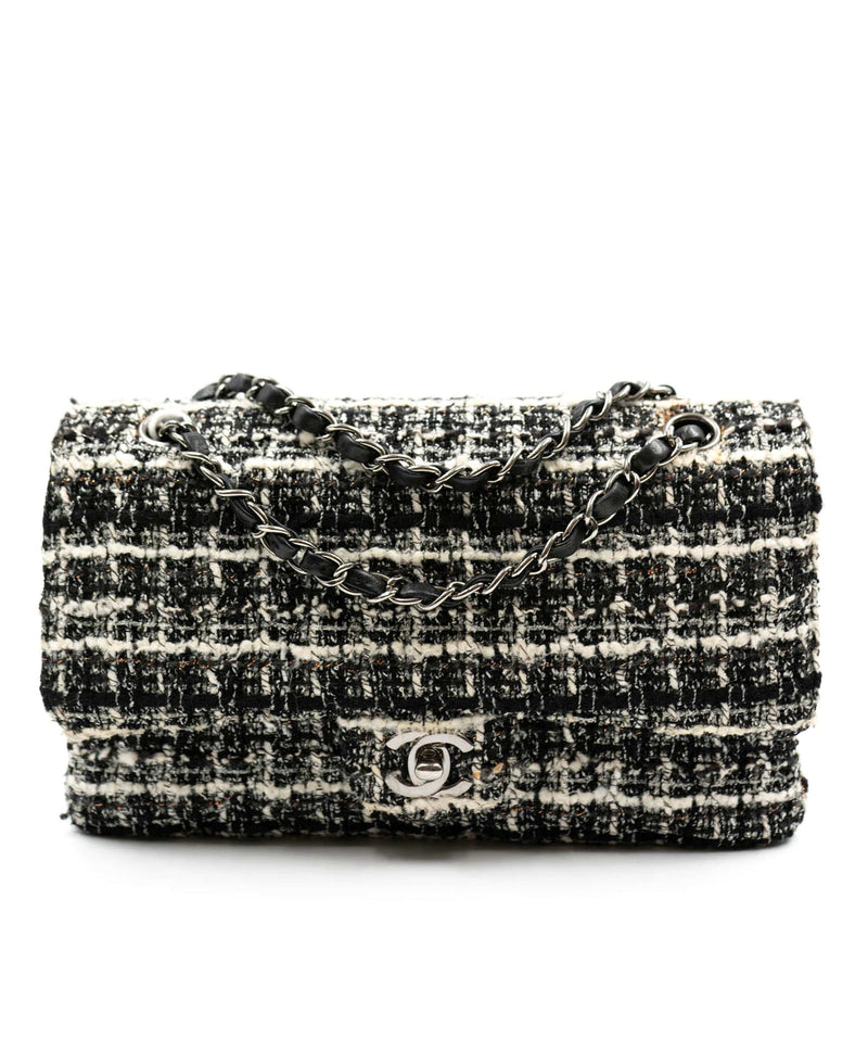 Chanel Black and White Tweed Classic Medium Double Flap - AWC1599