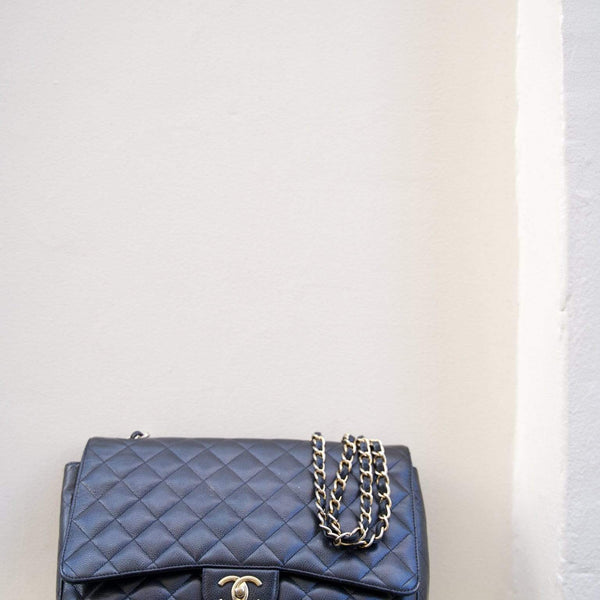 Chanel flap bag discount jumbo