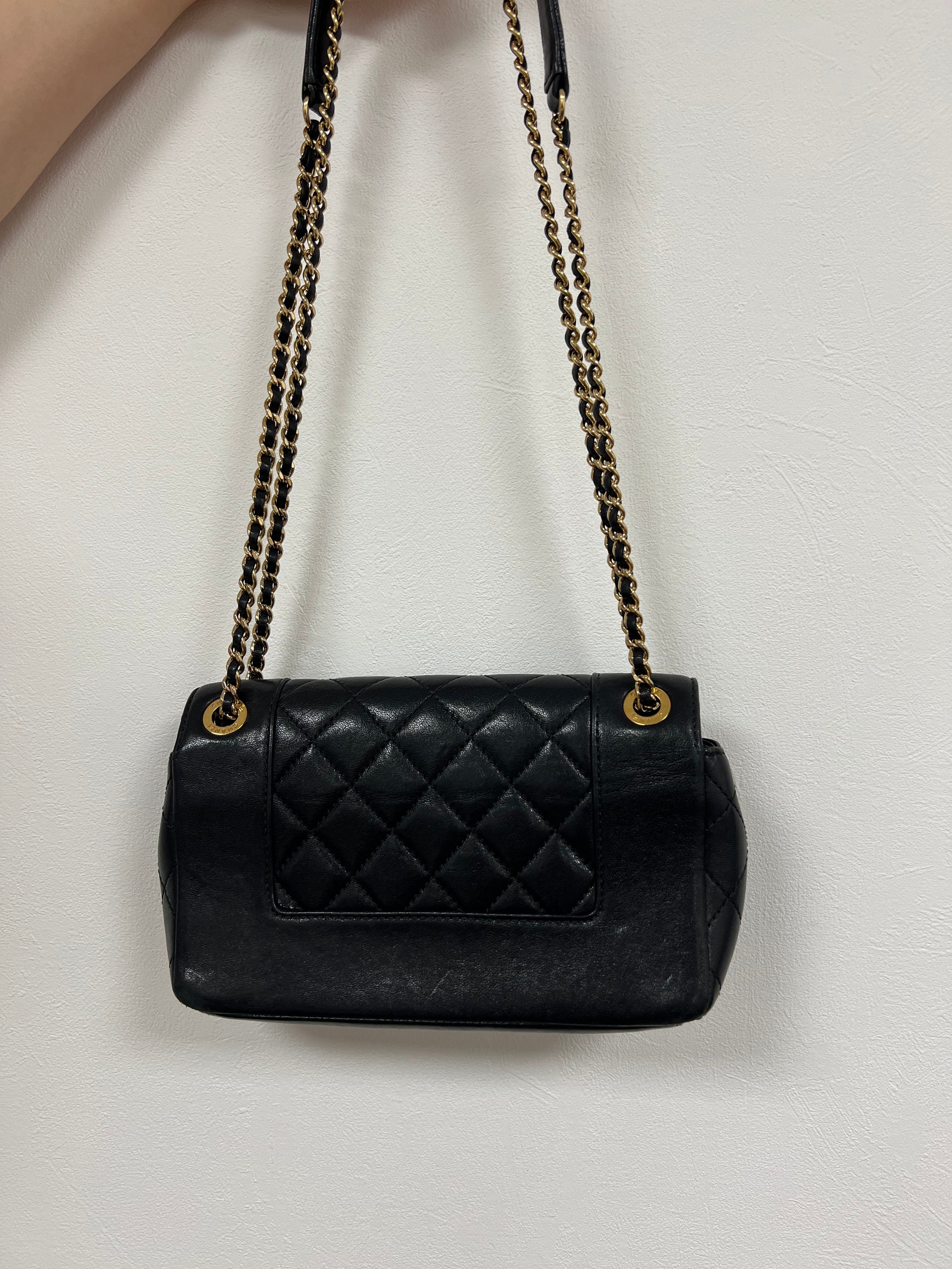Chanel Chanel black flap matelasse (black) - AWL3273