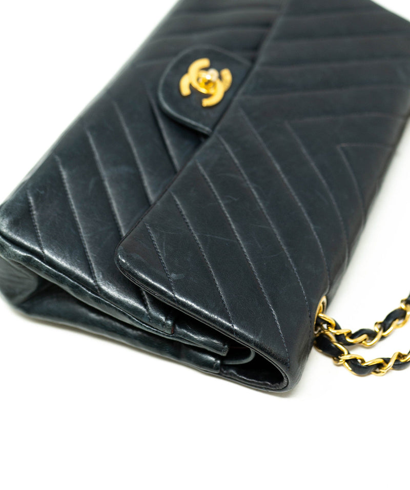 Chanel Black Lambskin Chevron Envelope Flap Small Q6BALI1IK1036