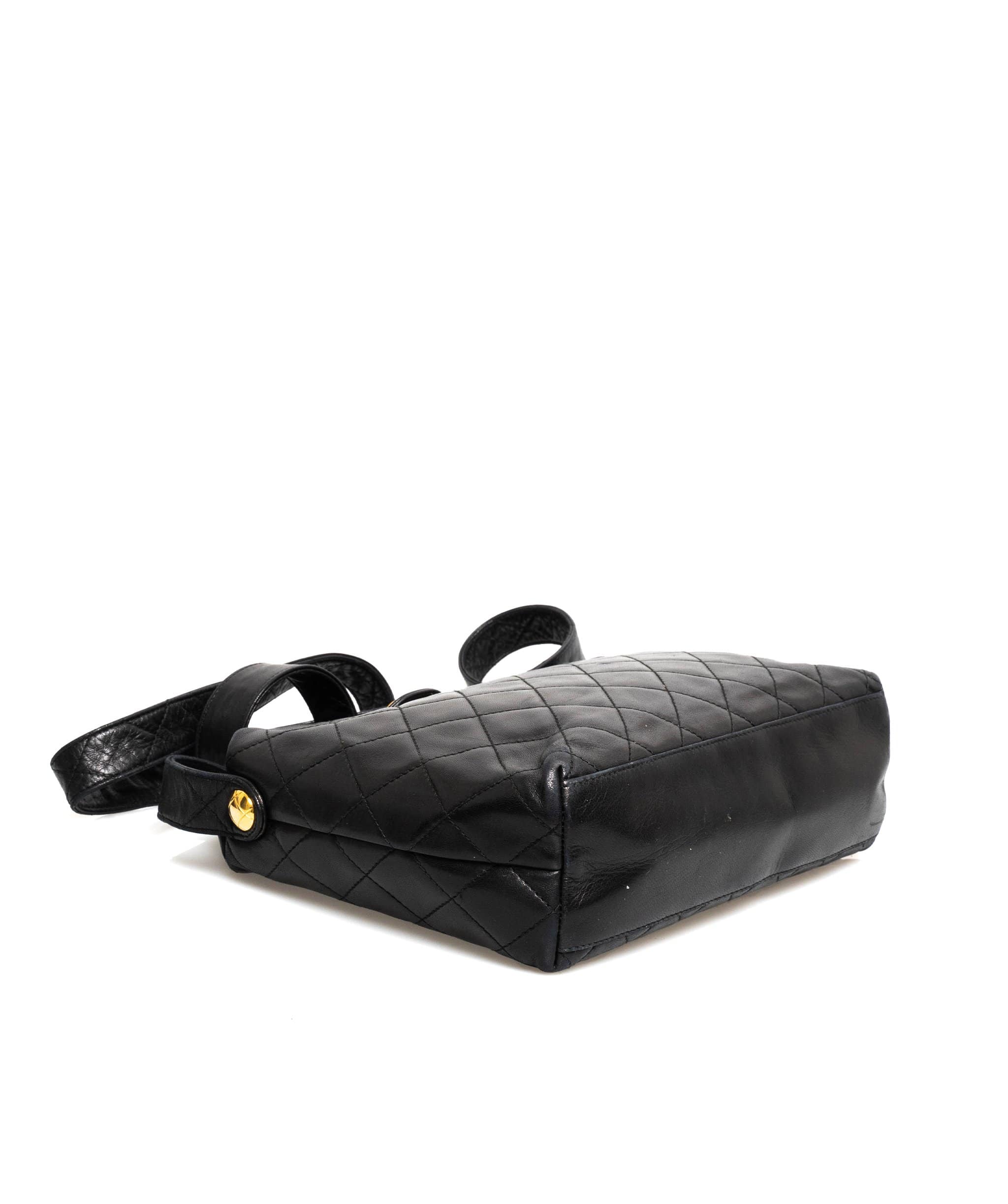Chanel Chanel Black Lambskin Leather CC Turnlock Crossbody Bag - AGL1371