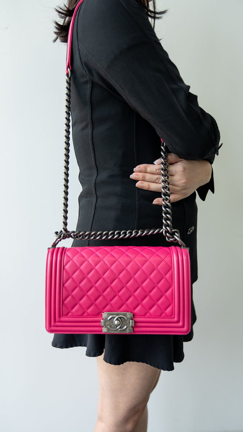 Hot pink 2025 chanel boy bag