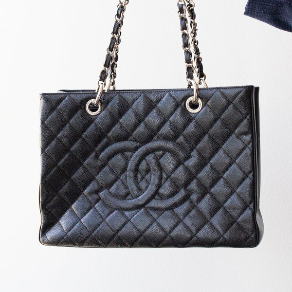 Chanel black hotsell caviar tote