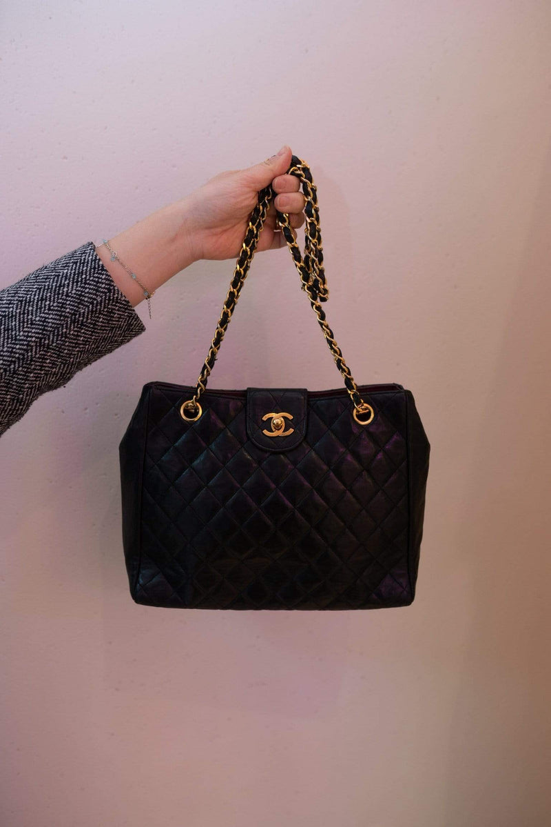 Chanel CC Turnstile Chain Tote Black Lambskin Bag - AWL1951 – LuxuryPromise