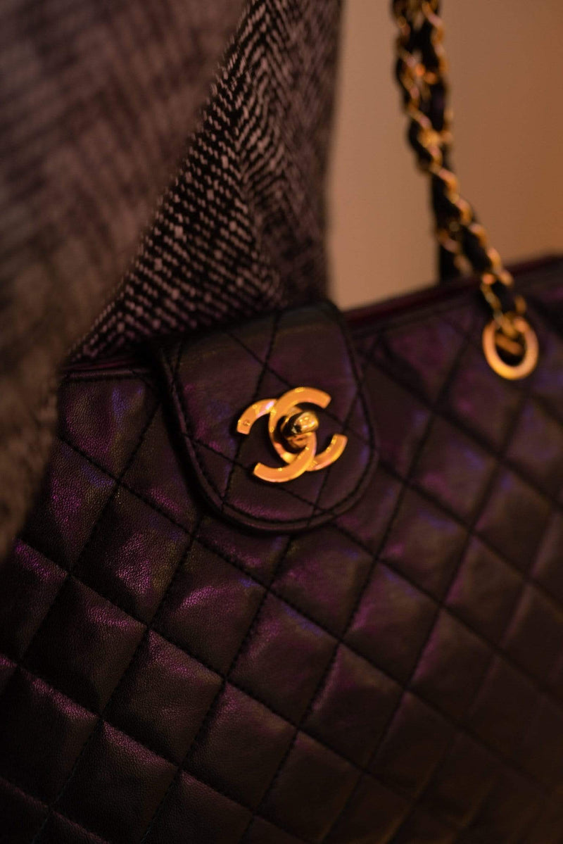 Chanel CC Turnstile Chain Tote Black Lambskin Bag - AWL1951 – LuxuryPromise