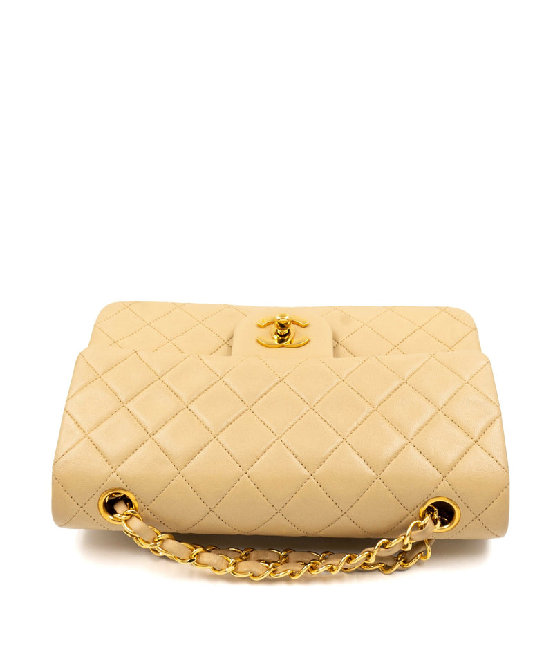 Chanel Chanel Classic Double Flap Medium Chain Shoulder Bag - ASL1857