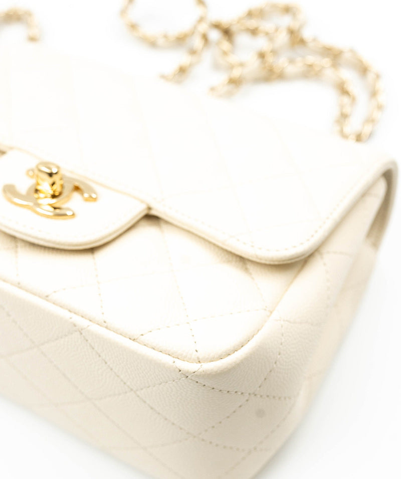 Chanel Chanel Classic Mini Flap Bag in White caviar ghw AGC1198