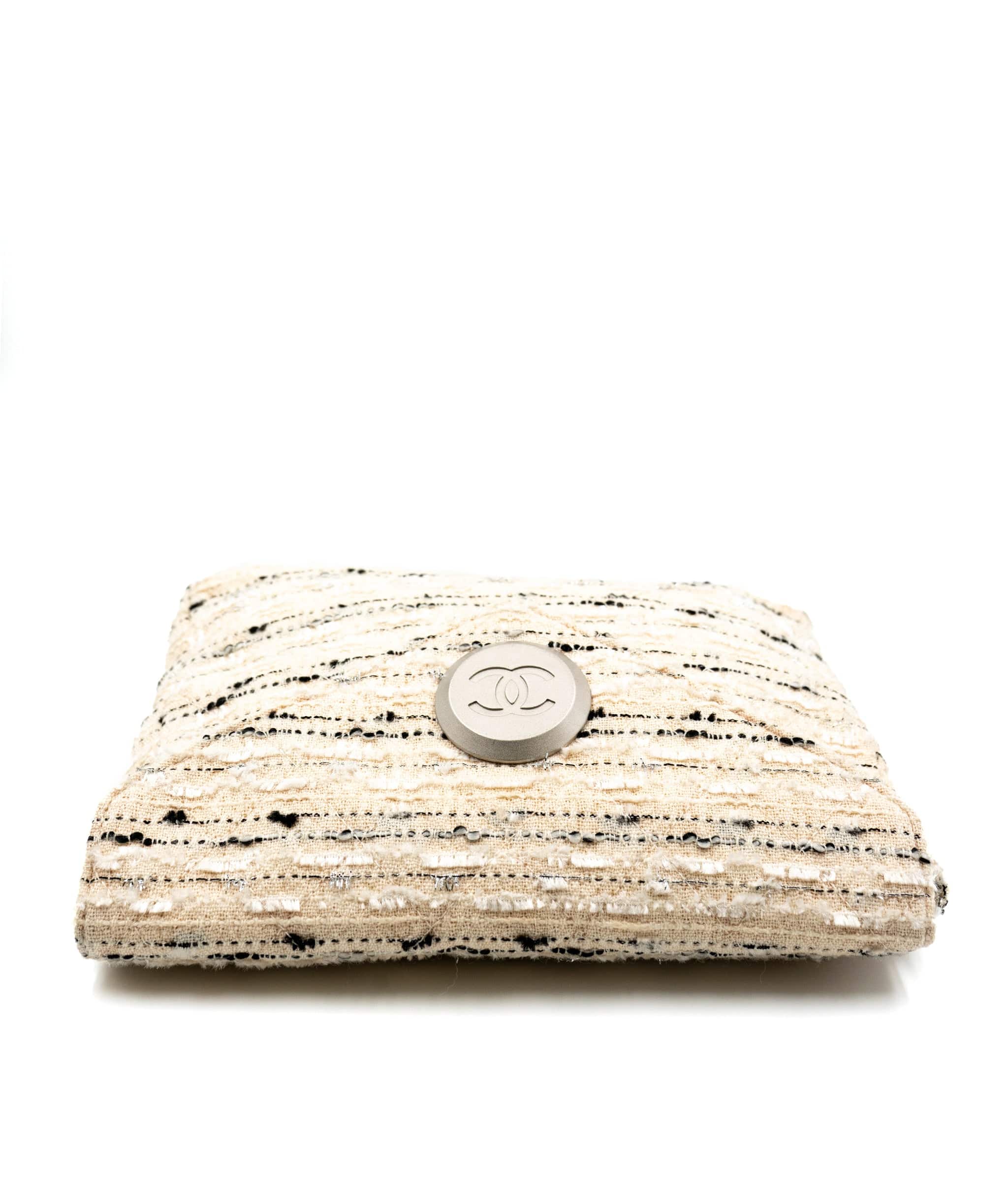 Chanel Chanel Cream Tweed Clutch and Shoulder Bag - AWL2507