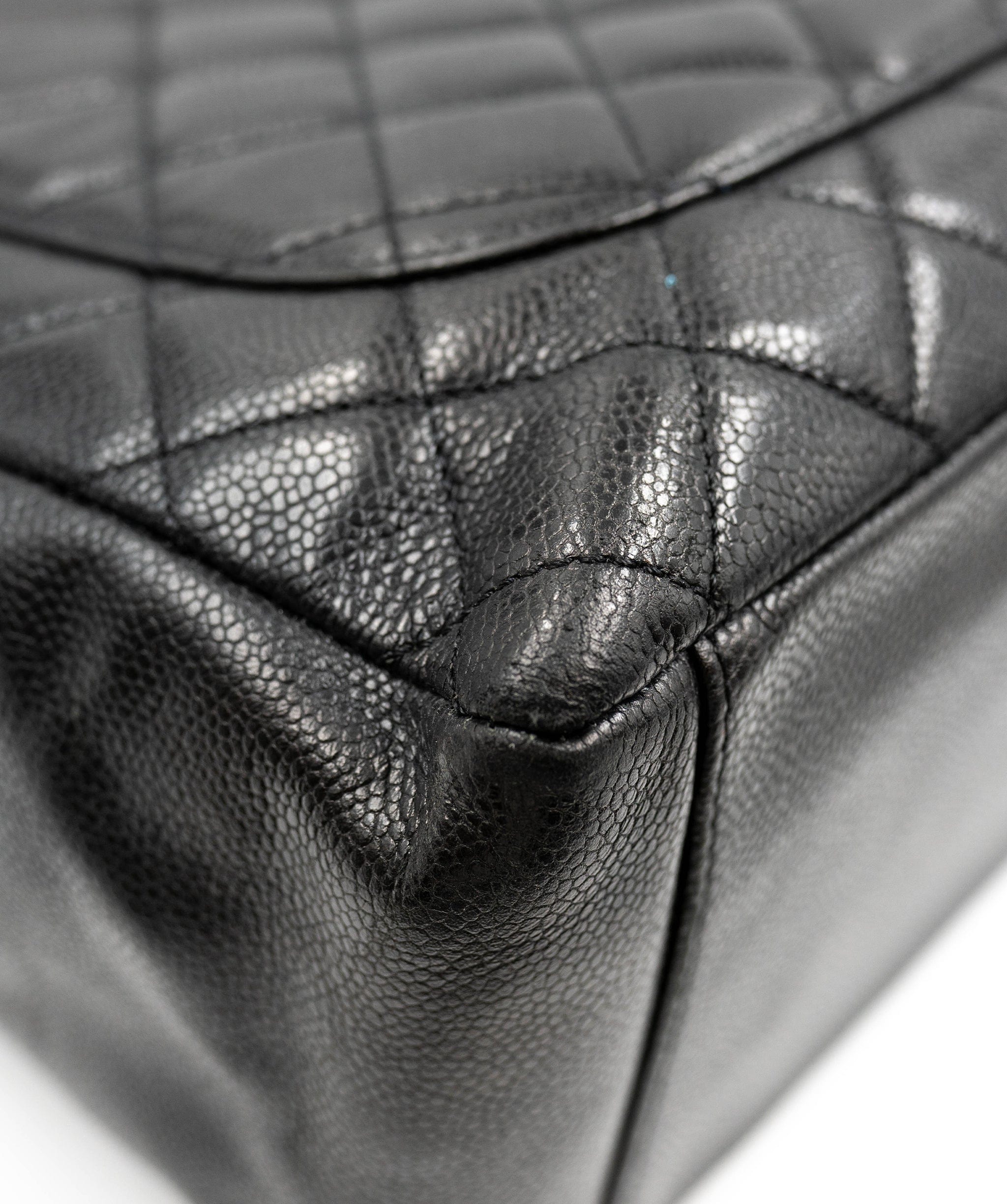 Chanel Chanel GST Bag in black caviar shw AGC1202