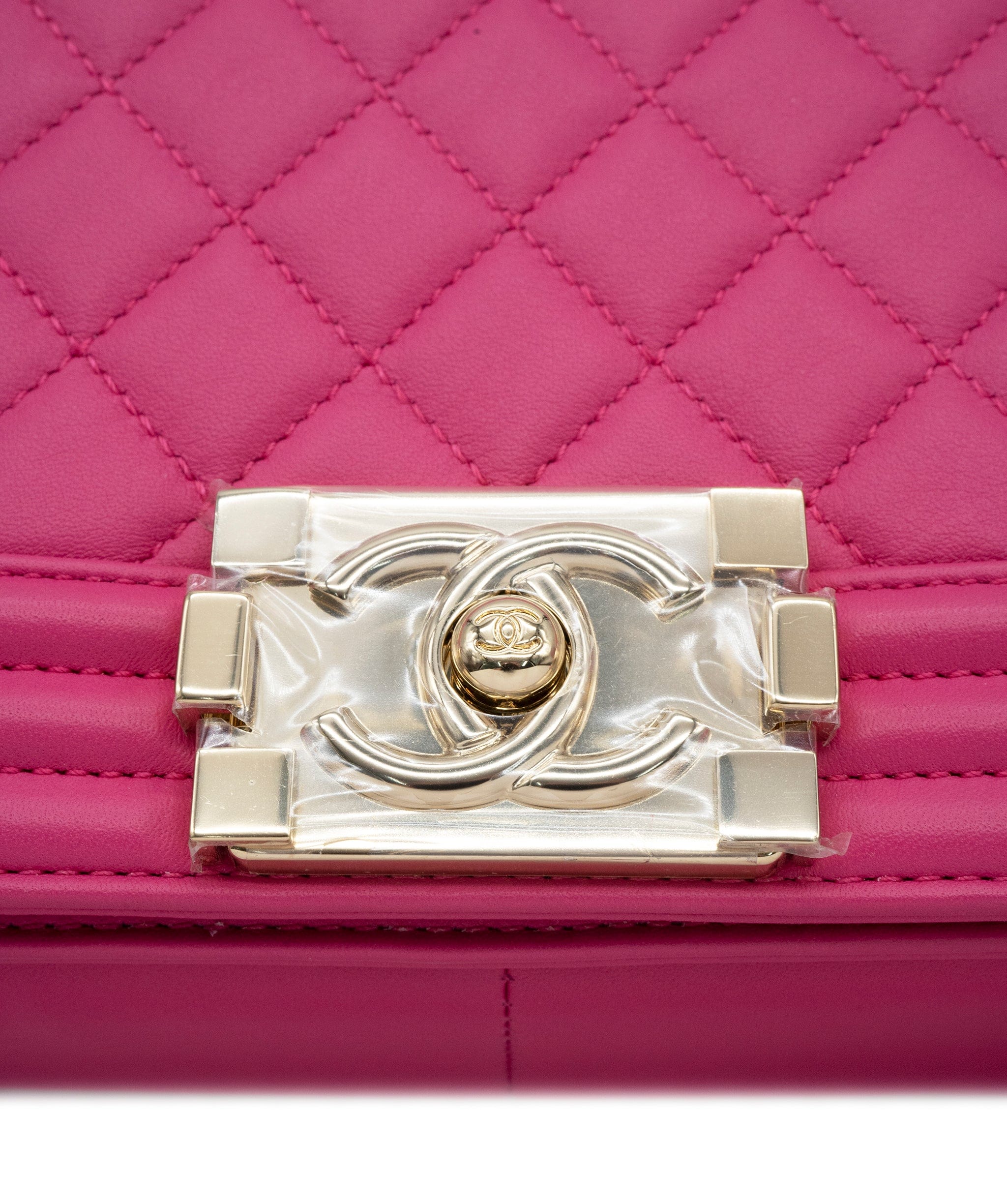 Chanel Chanel hot pink boy bag ALC0386